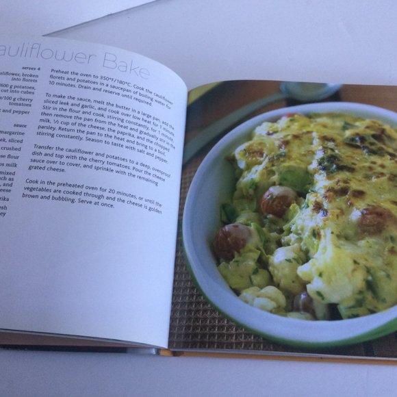 Easy One Pot Recipe Book Meat Seafood and Vegetarian Dishes - Picture 5 of 12